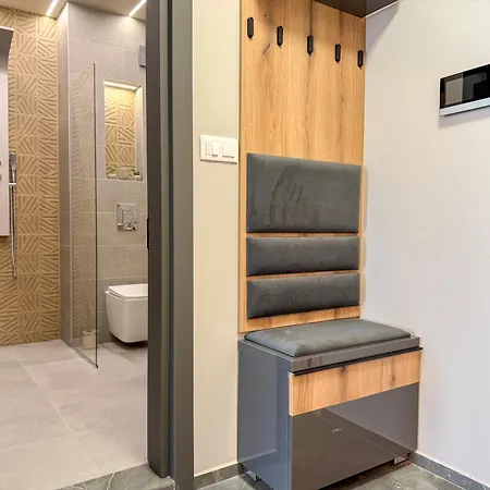 1br Modern 6mins To Centre With Free Street Parking And Gym Pass Apartman *