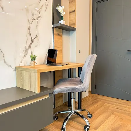 Apartman 1br Modern 6mins To Centre With Free Street Parking And Gym Pass